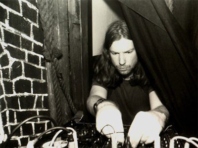 Aphex Twin twiddles some knobs