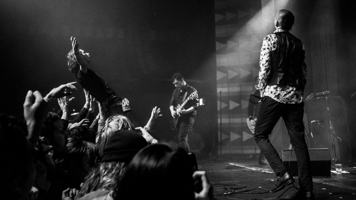 Daughters live at the Regent Theater in Los Angeles